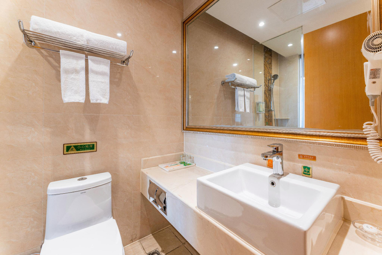 Bathroom 3, Vienna Hotel Jiangxi Jiujiang Railway Station, Jiujiang