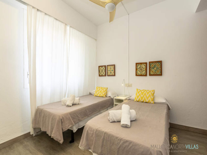 Bedroom 1, Pollensa Apartments, Baleares