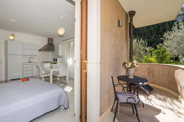 Bedroom 3, Medea Residence, Messina