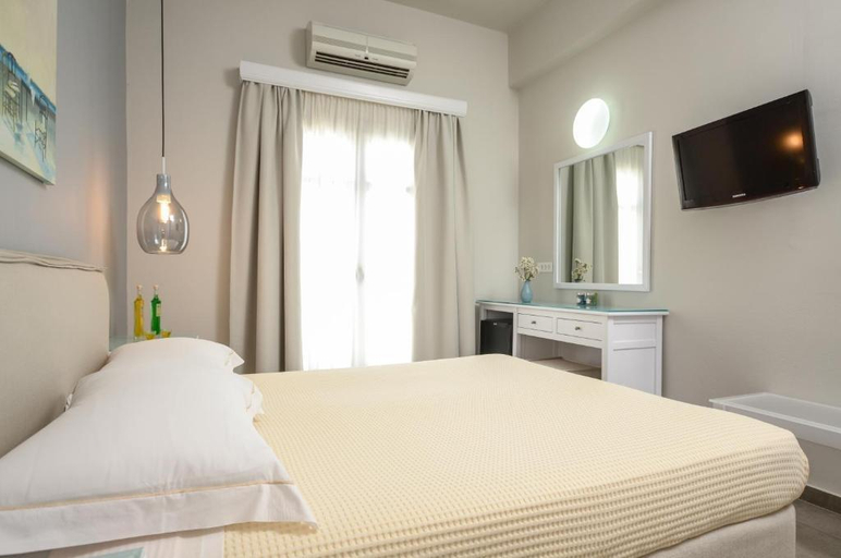 Bedroom 3, Hotel Grotta, South Aegean