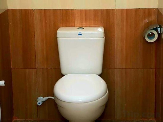 Bathroom 5, Hotel Moonstone, N. Palatha Central