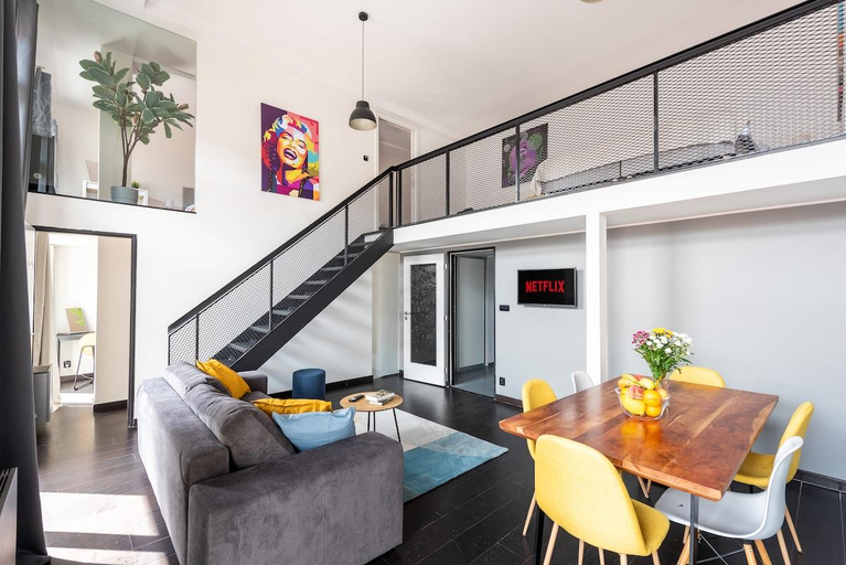Others 5, Cozy apartment in Prague near Karlín Square, Praha 7
