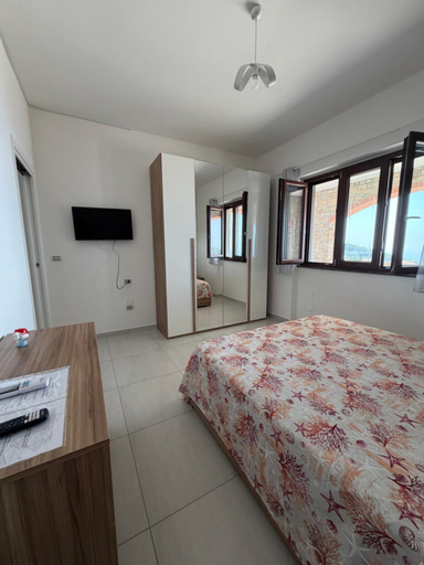 Bedroom 2, Casa Iris, Salerno