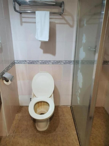 Bathroom 3, Li Hua Hotel Bintulu, Bintulu