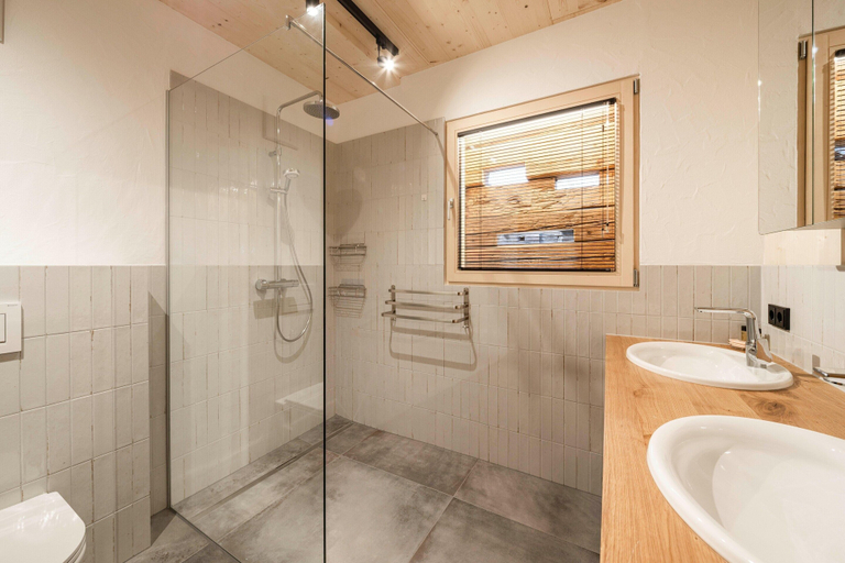 Bathroom 2, Raneburg Historic Estate With Sauna, Lienz