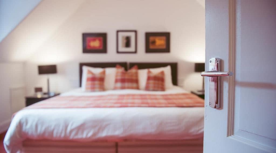 Bedroom 2, The Golden Larches Cafe and B&B, Stirling