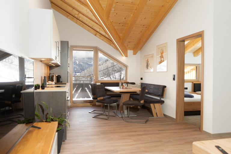 Dining 2, Panoramic View Suite on the Kaunergrat, Landeck