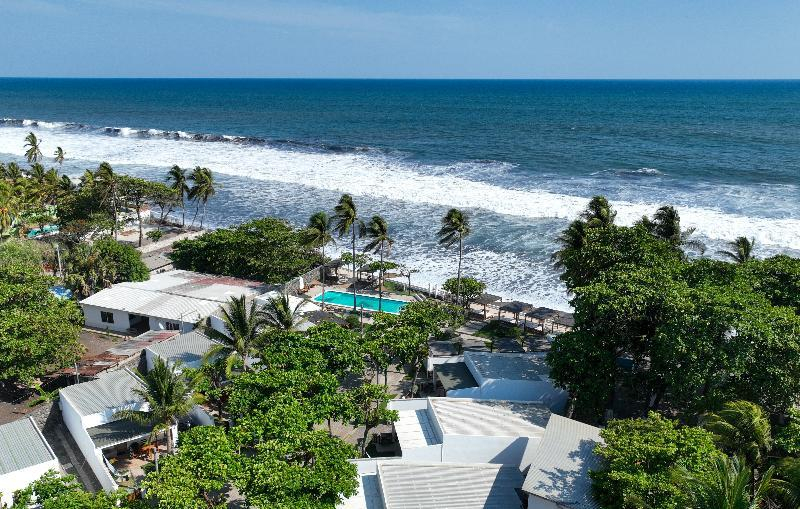 Public Area, Coco Surf Tropical Village, La Libertad