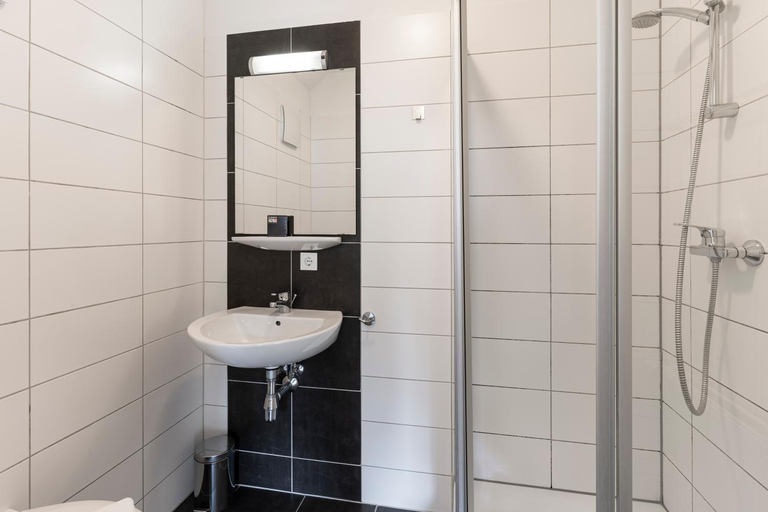 Bathroom 5, Dormio Resort Obertraun, Gmunden