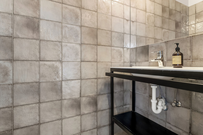 Bathroom 3, The Swan House by Heimaleiga, Reykjavík