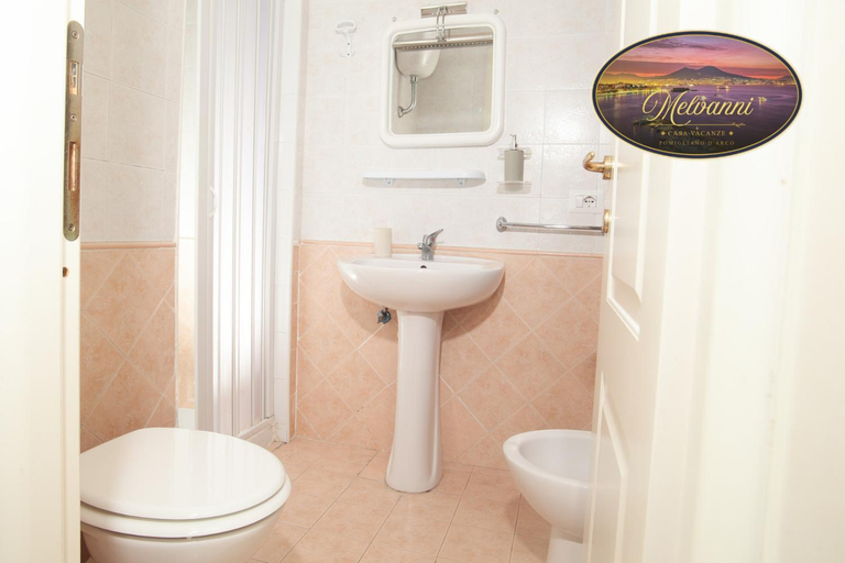 Bathroom 2, Melvanni, Napoli