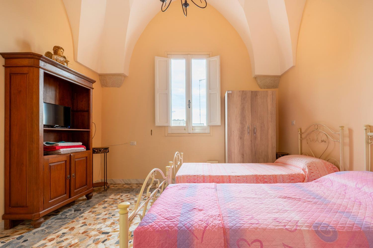 Bedroom 2, Palazzo Costantini, Lecce