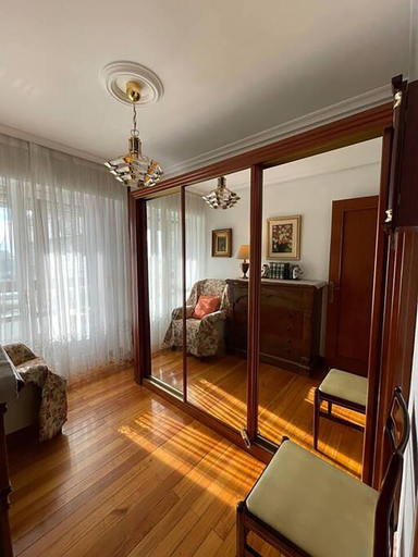 Others 5, Elegante apartamento con vistas al puerto, Cantabria
