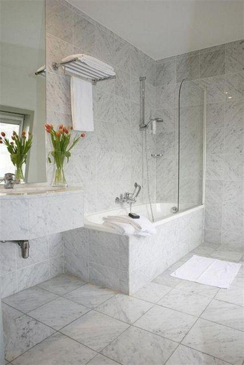 Bathroom, Hotel Cour st Georges, Oost-Vlaanderen