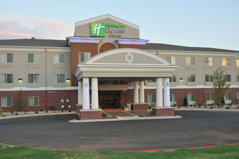 Exterior & Views 5, Holiday Inn Express & Suites CLINTON by IHG, Custer
