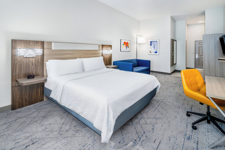 Bedroom 4, Holiday Inn Express & Suites DENVER NORTH - THORNTON by IHG, Adams