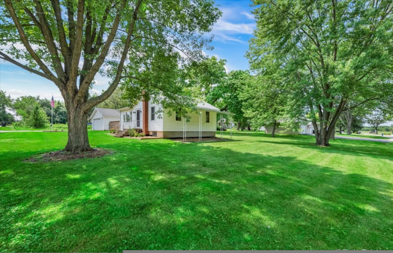 Room 4, Steps to the Lake- Cozy 2 Bedroom Retreat, Kenosha
