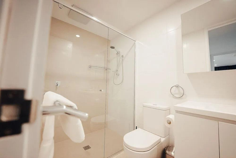Bathroom 3, Water's Edge Warners Bay, Lake Macquarie - North
