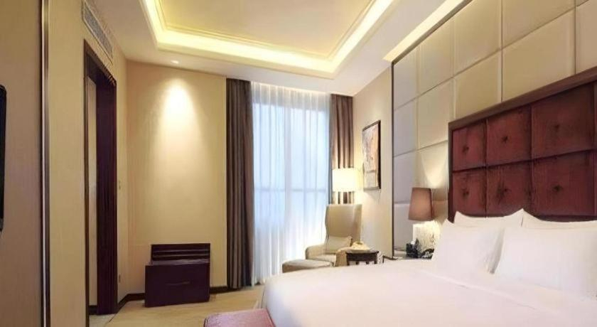 Bedroom 3, Venus Royal Hotel (Kirin Parkview Hotel), Shenzhen