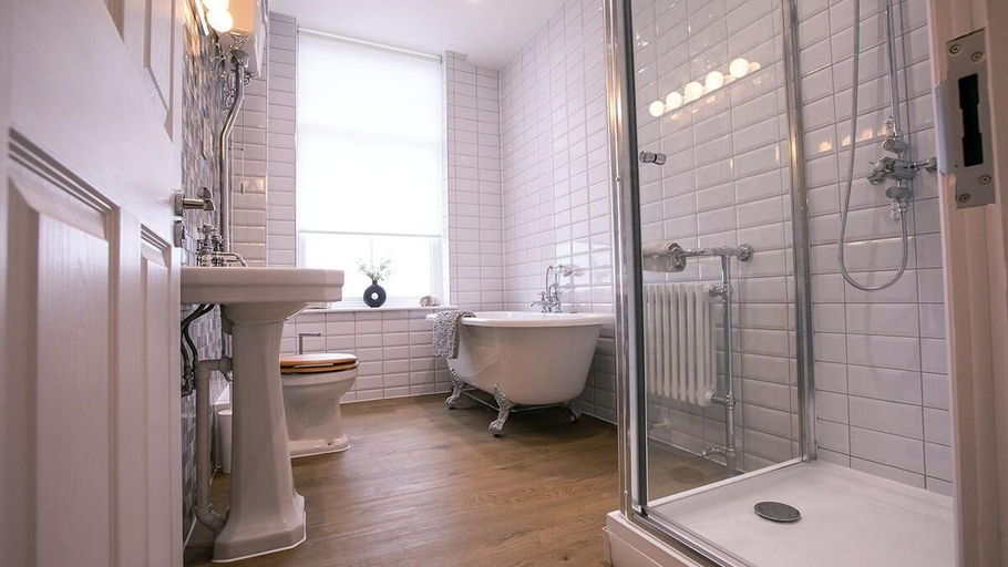 Bathroom 2, 3 Bedroom Apartment, Norfolk
