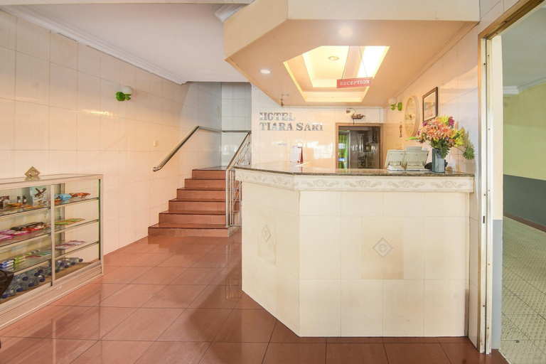 Reception 4, Luxury Deluxe DBL Retreat W/ Free Wifi and Parking, Makassar