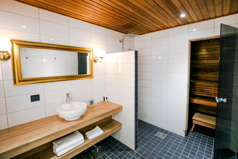 Bathroom, Grand Hotel Mustaparta, Haparanda