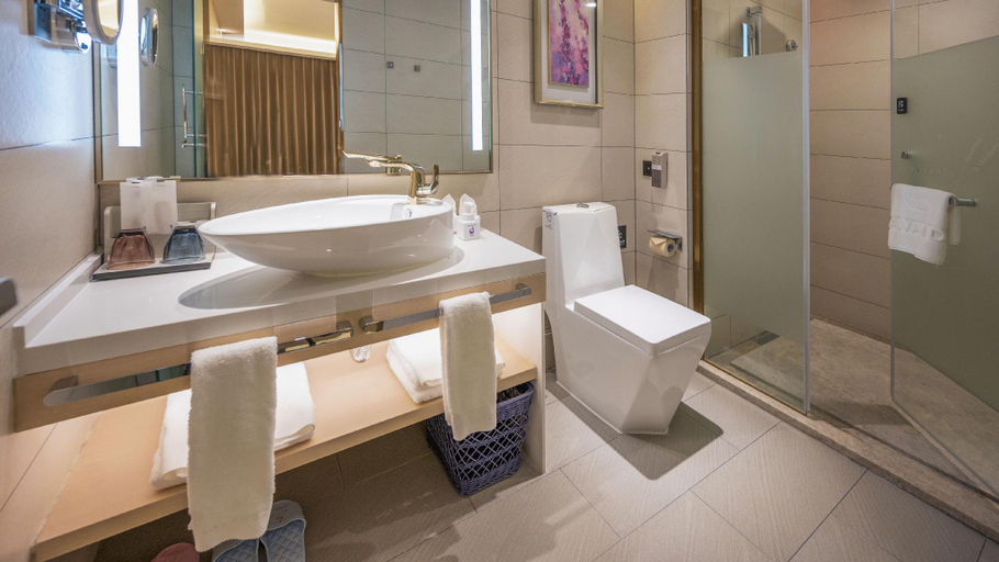 Bathroom, Lavande Hotel Jiaozuo Wanfangqiao, Jiaozuo