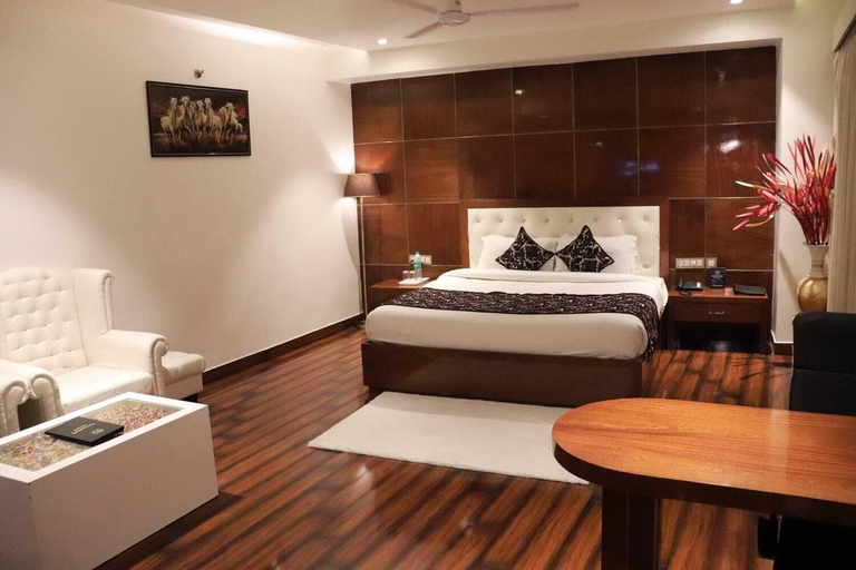 Bedroom 3, Grand Geet Hotel, Kanpur Nagar