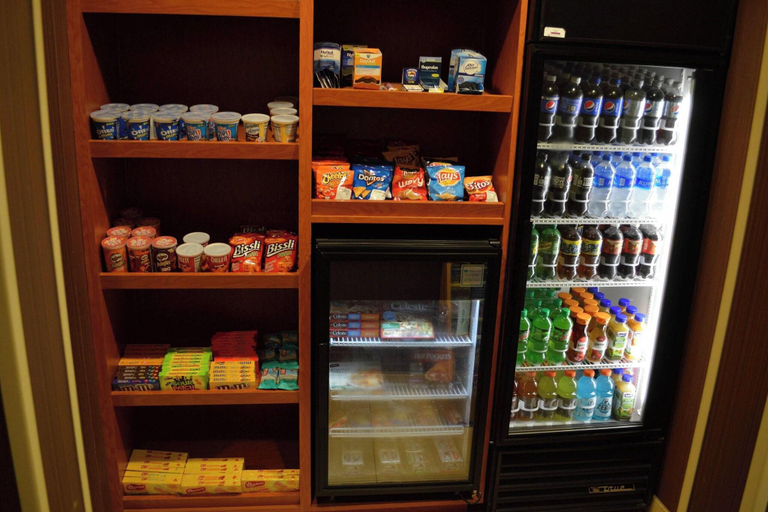 Food & Drinks 5, Fairfield Inn Suites Augusta Me, Kennebec