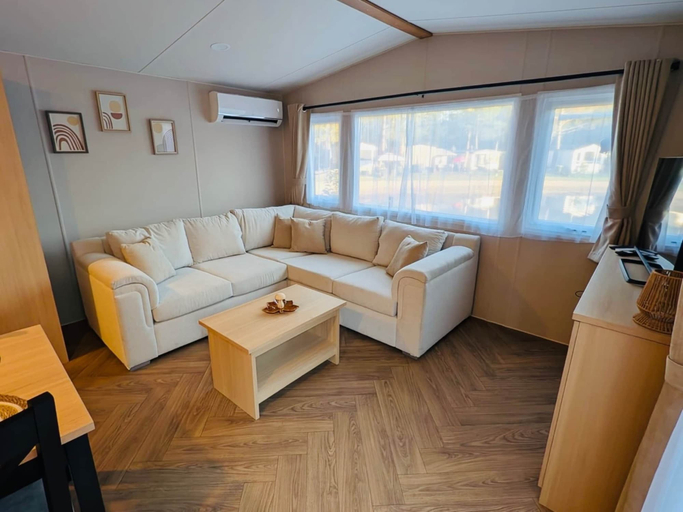 Living room, Mobile Home With Shared Pool for 6 Guests, Limburg