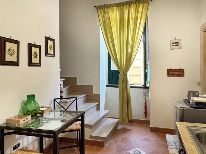 Others 5, Stanze Don Gesualdo, Avellino