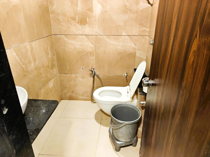 Bathroom 4, hotel stay inn, Ahmadabad
