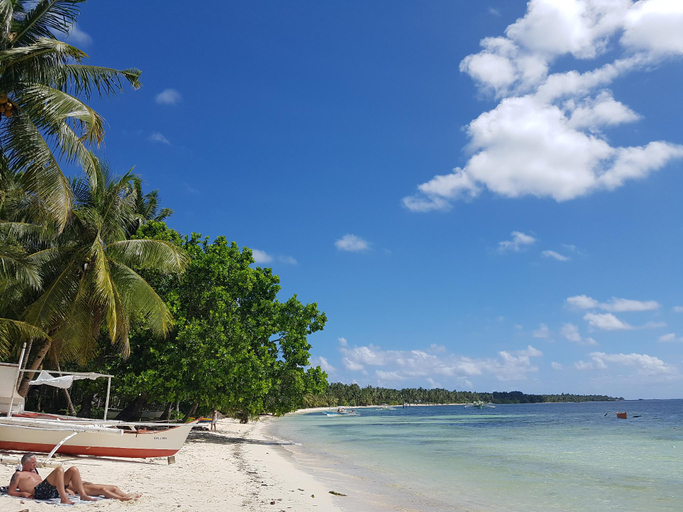 Others 2, Yayay house 1(1fl)..starlink/kichen,1min to beach, General Luna