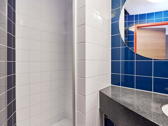 Bathroom 5, B&B Hotel Saarbrücken-Hbf, Regionalverband Saarbrücken
