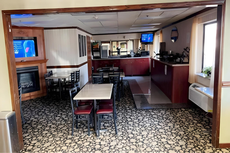 Food & Drinks 5, Garner Hotel Battle Creek South by IHG, Calhoun