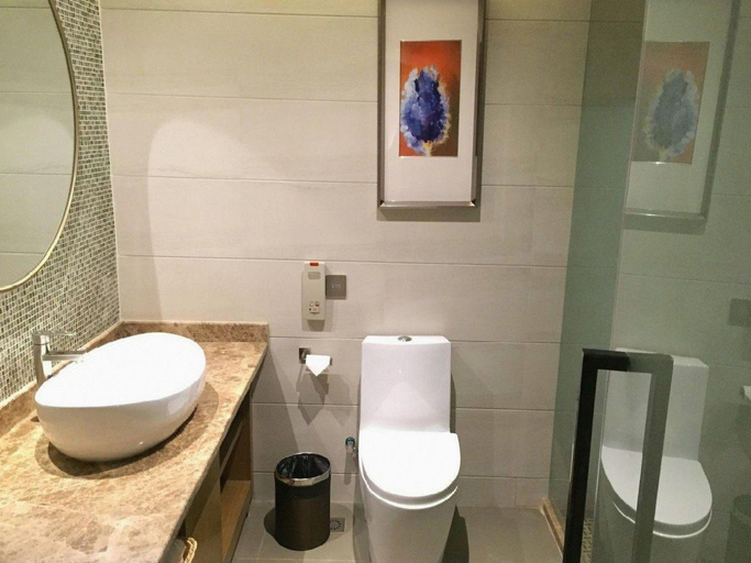 Bathroom 3, Lavande Hotel Shunde Ronggui Passenger Terminal, Foshan