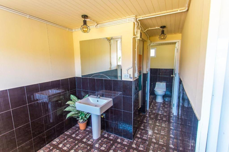 Bathroom 3, Mossview Resort, Khao Kho