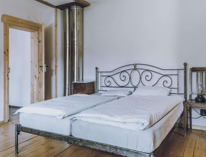 Room 4, Flat Near Janowice Wielkie, Jelenia Góra