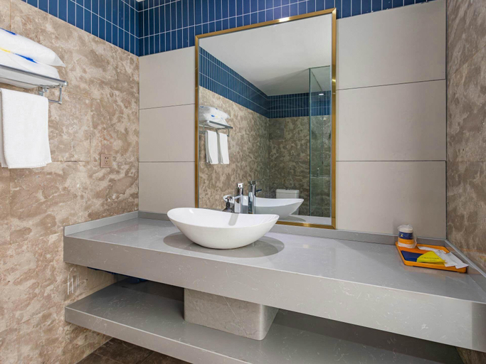 Bathroom 4, 7 Days Inn Yan'an Baotashan, Yan'an