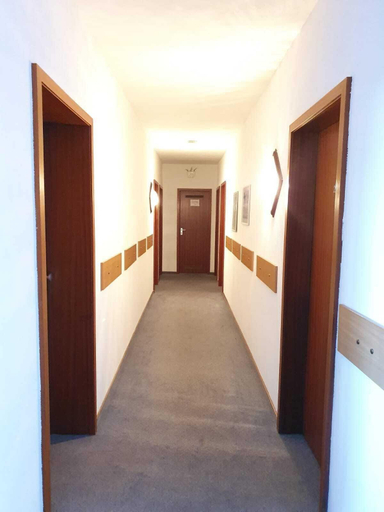 Public Area 5, Hotel - Pension - Weller, Offenbach