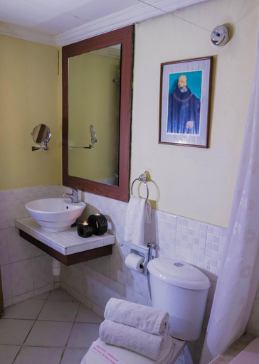 Bathroom, Sprout Rooms, Quezon City
