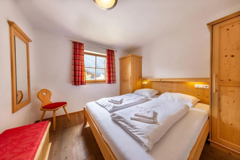 Room 2, Schoneben Mountain Family Retreat, Zell am See