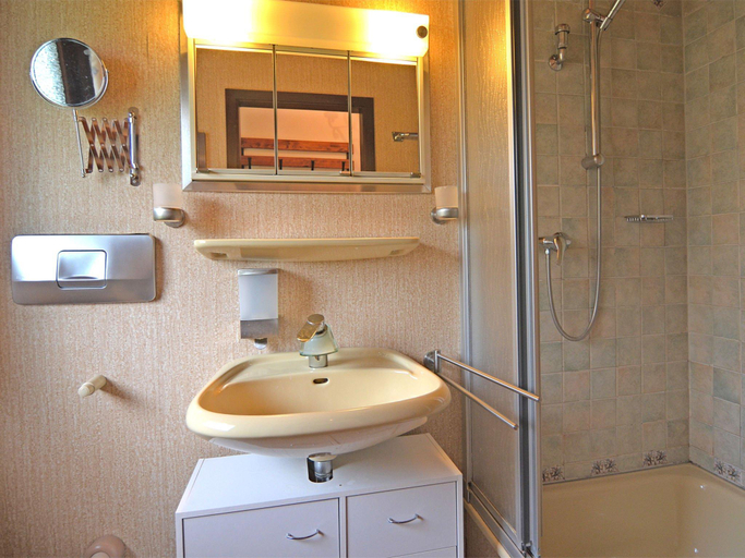 Bathroom, Furnished Bungalow With Peaceful Neighbourhood, Hochsauerlandkreis