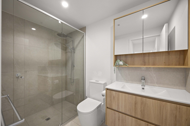 Bathroom 2, Poolside 2-bed Apartment at Lake Kawana, Caloundra - Kawana
