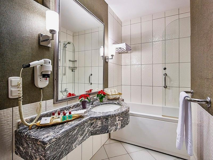 Bathroom 5, Gunes Hotel Merter, Zeytinburnu