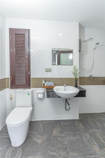 Bathroom, Patong One Bedroom Apartment, Convenient Location, Phuket Island