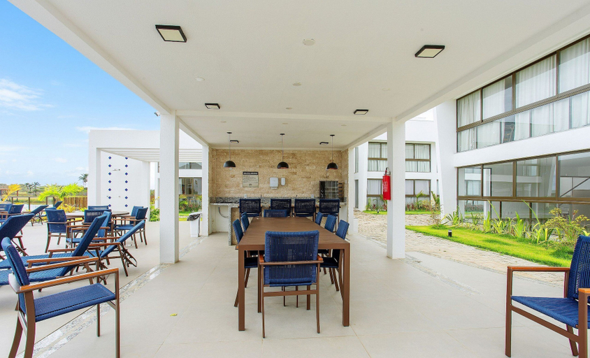 Outdoor dining 4, Apt w/ 3 Suites in a Condo w/ a Pool Vll0010, Maraú