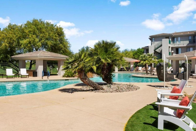 Sport & Beauty 2, CozySuites at Kierland Commons, Maricopa