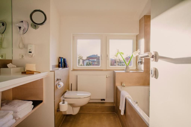 Bathroom 5, Landgut Stober, Havelland