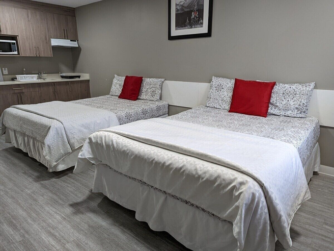 Bedroom 3, Riverside Motel & Suites, Division No. 1